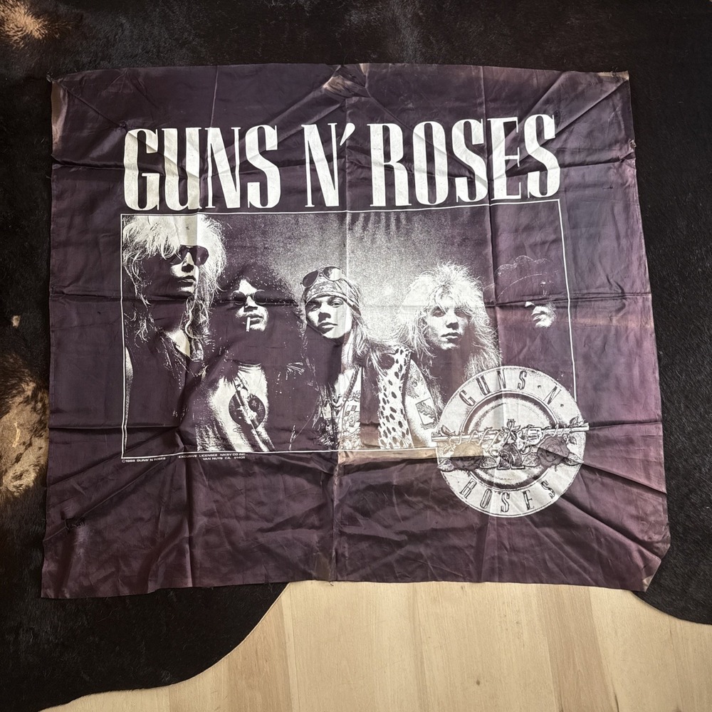 Vintage GUNS N AND ROSES Banner FLAG Tapestry WALL HANGING Poster AXL Slash 1988